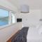 The White House, Brac