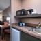 Guest Inn & Suites - Midtown Medical Center