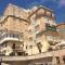 Grand Harbour Hotel