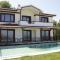 Orchid Hills - heated swimming pool