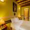 Yabar Hotel Plaza