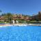 CASARES appart 2 ch dans parc tropical avec vue sur mer, montagne et piscine