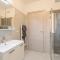 Baveno Hills | Lakeview apartments