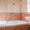 Pippin, Tranquil Scottish Cottage with Hot Tub