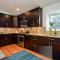 Pet friendly walk to Saugatuck hot tub