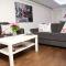 Apt 3, Trafalgar Sq Duplex, 3rd & 4th floor by Indigo Flats - Londýn