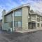 206 Pointes North Inn