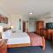 Burnett Riverside Hotel