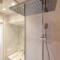 Foto: Vitosha Boulevard Three Bedroom Two Bathroom Lux Suite 29/39