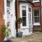 The Pink Door Seaside Holiday Home