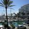 CASARES appart 2 ch dans parc tropical avec vue sur mer, montagne et piscine