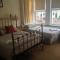 Malvern Lodge Guest House- Close to Beach, Train Station & Southend Airport