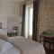 LA DEMEURE Bed and Breakfast