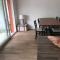 Spacious modern 2 bedroom flat great location old town + lake