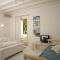 Kapetan Tasos Suites