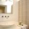 Kapetan Tasos Suites