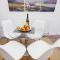 Loft Style Apartment for 4, 1 Broadhurst Court, close to town, station & hospital