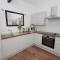 Loft Style Apartment for 4, 1 Broadhurst Court, close to town, station & hospital