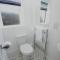 Apartment 3 Broadhurst Court sleeps 4 minutes from town centre & train