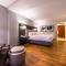 Holiday Inn Hotel and Suites Beaumont-Plaza I-10 & Walden by IHG
