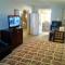Express Inn & Suites - 5 Miles from St Petersburg Clearwater Airport