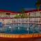 Express Inn & Suites - 5 Miles from St Petersburg Clearwater Airport - 克利尔沃特