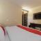 RedDoorz Plus at Boulevard Panakkukang Makassar