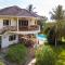 Villa Mashariki - luxury villa 400m from the beach - شاطئ دياني