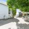 Amberley - circa 1880s Luxury - 5 brooms sleeps 9