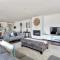 Luxury Capel Sound