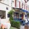 The Strand Inn - 邓莫尔东