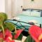 IBIS Your Cosy Oasis With Private Parking and Patio