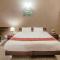 Hanu Reddy Residences Wallace Garden