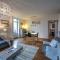 Bright airy spacious apartment