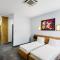 G Suites Luxury Rentals