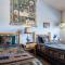 Lake Forest 303E