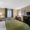 Quality Inn & Suites Des Moines - Merle Hay Road