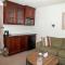 The Stables Inn & Suites - Salem