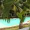 Altheas nice, comfy 4 BR townhouse with pool in Grand Bay- AH 1