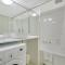 City apartment at College St