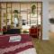 Romea Suites