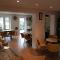 Crown House & Lodges B&B - 赫尔斯顿