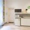 Standard Apartment by Hi5 - West End Center - Budapest