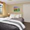 Racecourse Villa - Classic 1935 Charm & Space