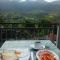 One Homestay and Warung