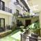 RedDoorz Plus near Mall Bali Galeria 2