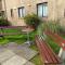 Ideal Central Edinburgh location with free on-site private parking - Edimburgo