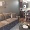 Foto: Furnished Apartment Near Square One by Canvas 4/68