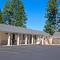 Shasta Pines Motel & Suites