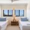 Wake up to ocean views in stylish comfort - 阳光海岸